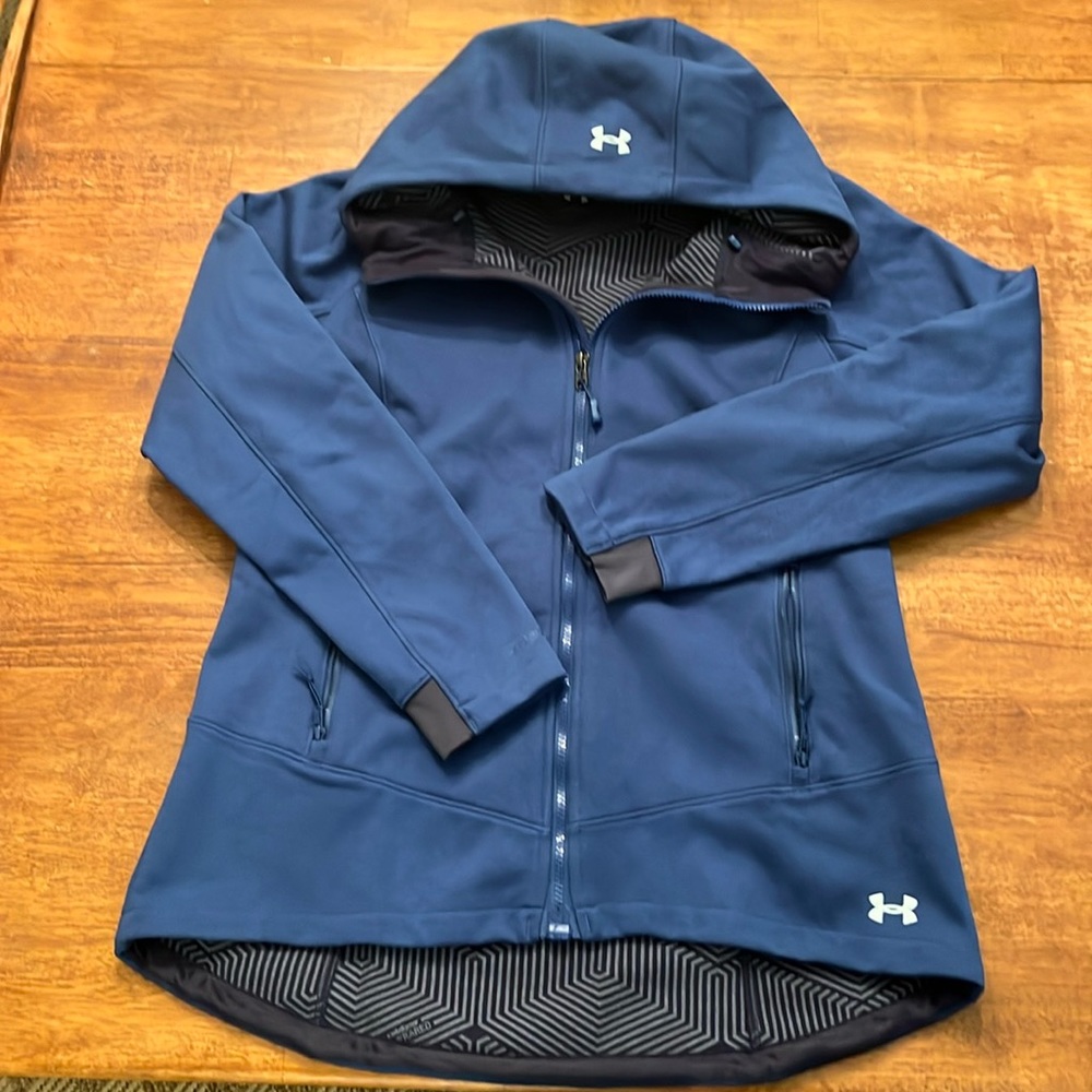NEW CONDITION women’s size large under armor, cold gear storm soft shell jacket